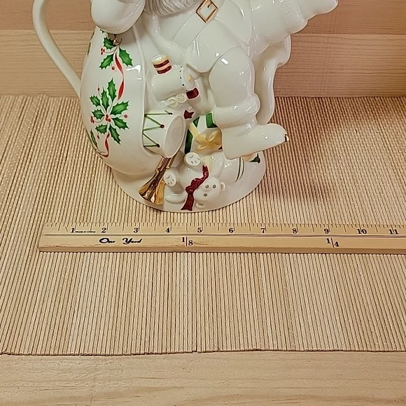 Lenox Vintage Holiday Skating Santa Teapot - Picture 8 of 10